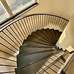 Central Studio Apartment * بوري