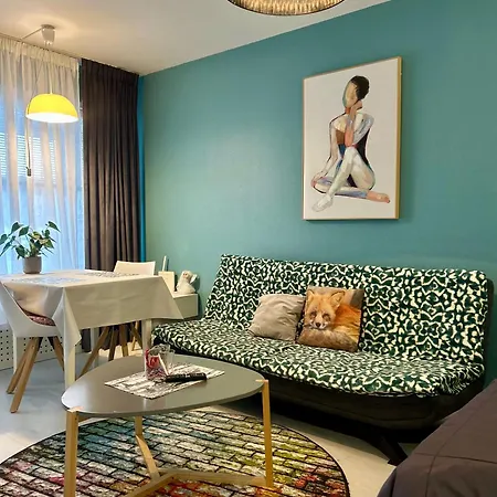 Huoneisto Central Studio Apartment *